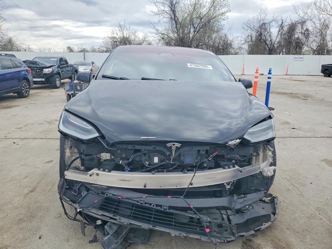 TESLA MODEL X 2022 — 6
