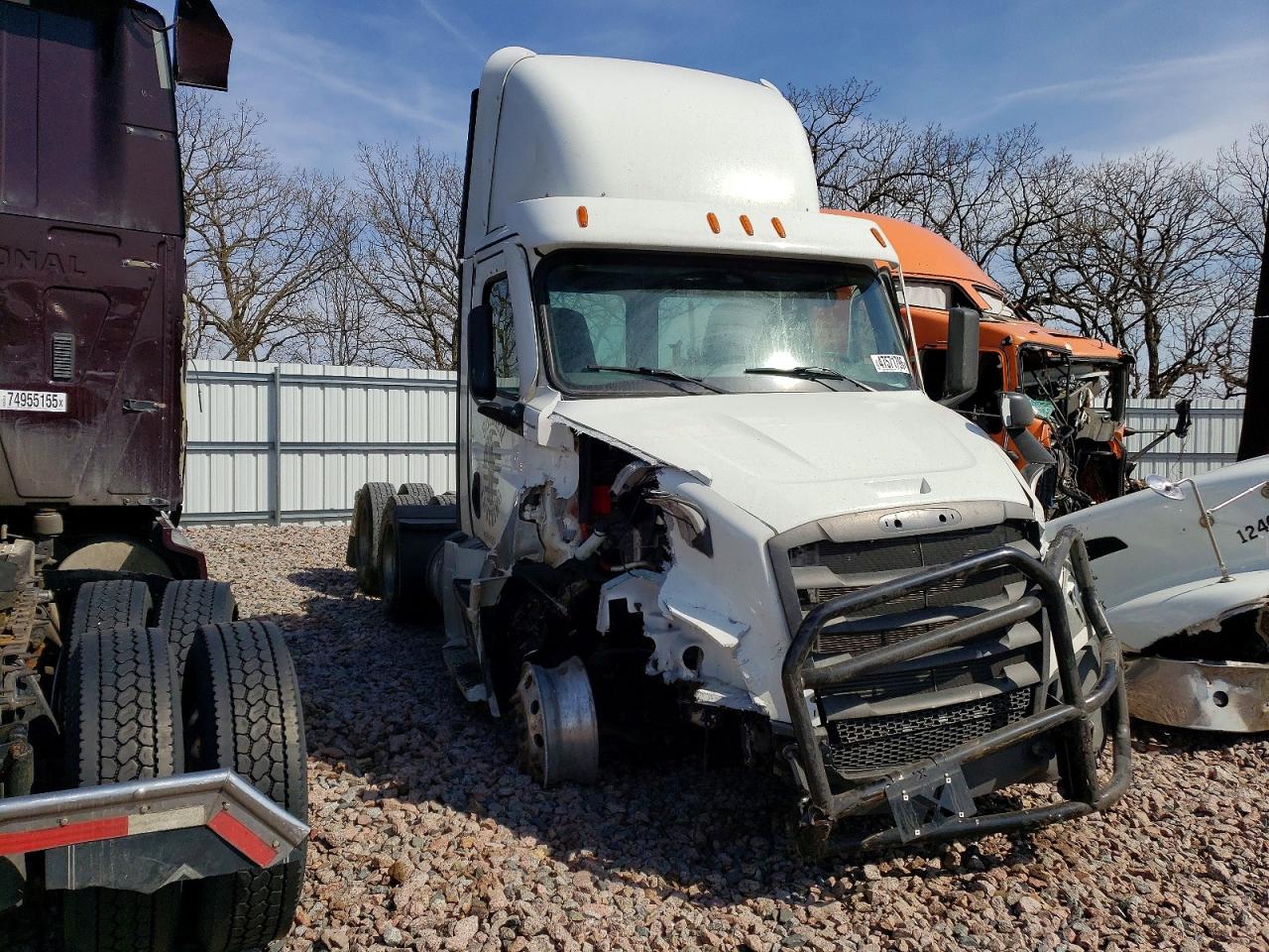2025 FREIGHTLINER CASCADIA 116