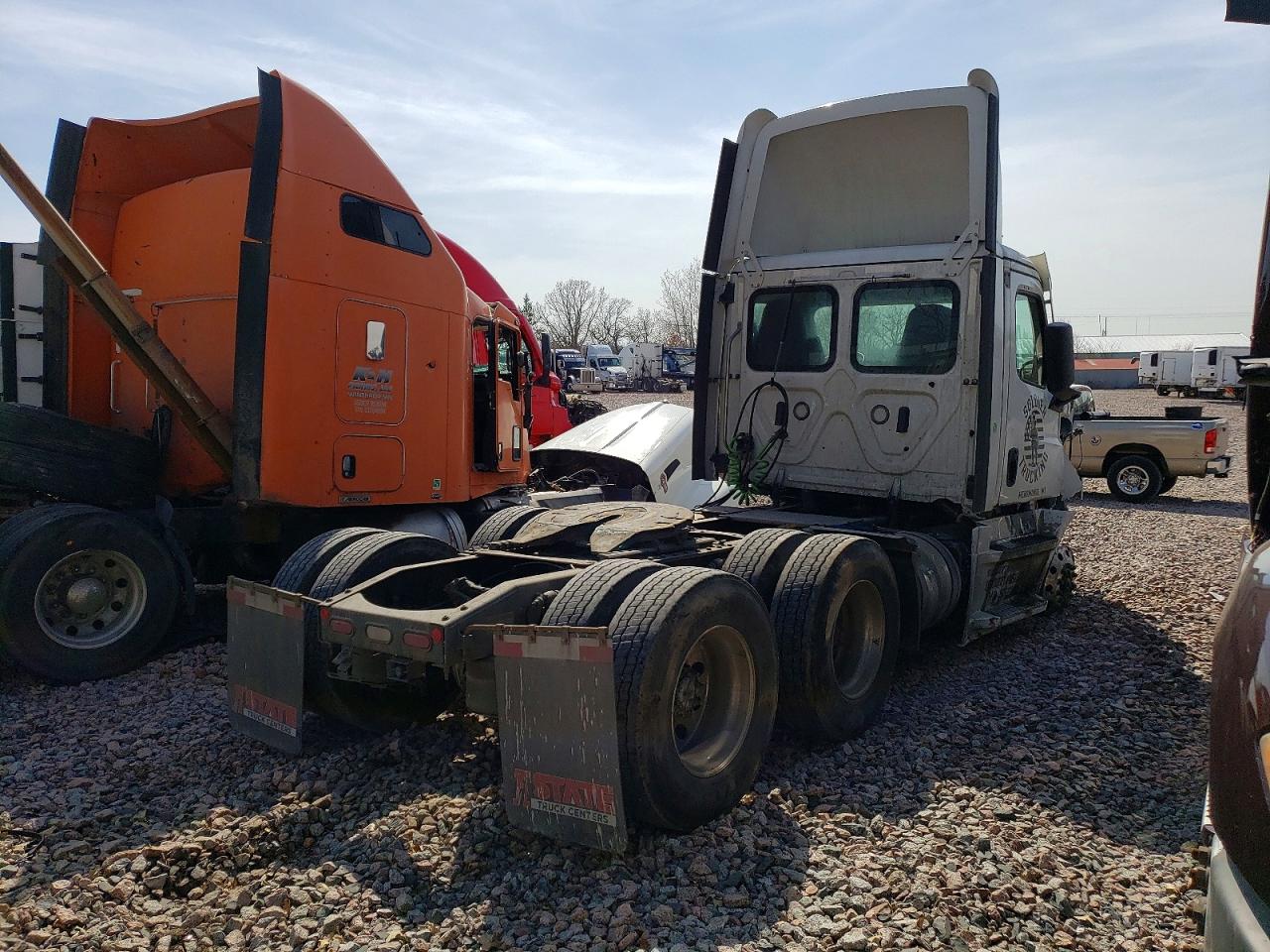 2025 FREIGHTLINER CASCADIA 116