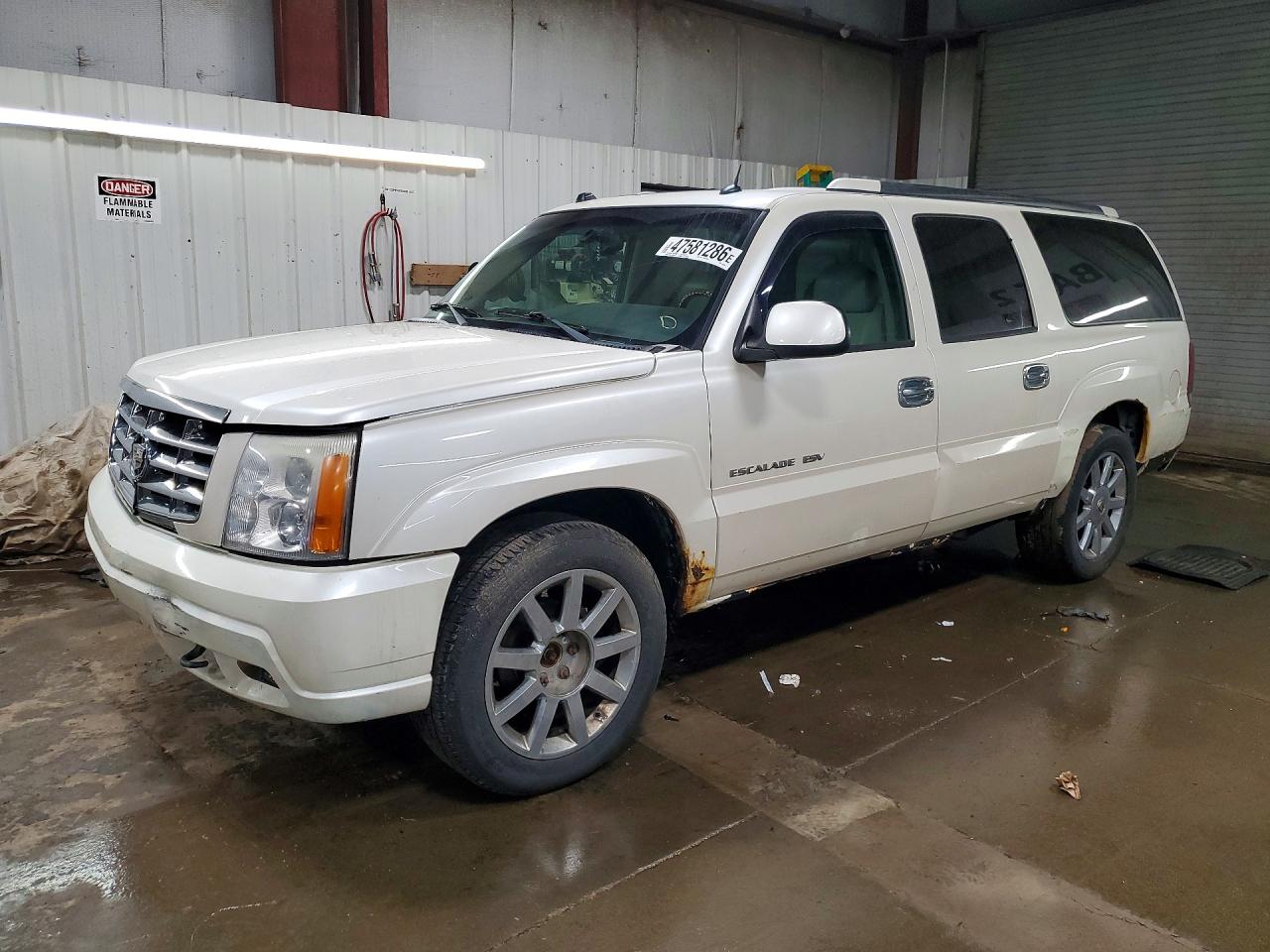 CADILLAC ESCALADE 2005 — 2