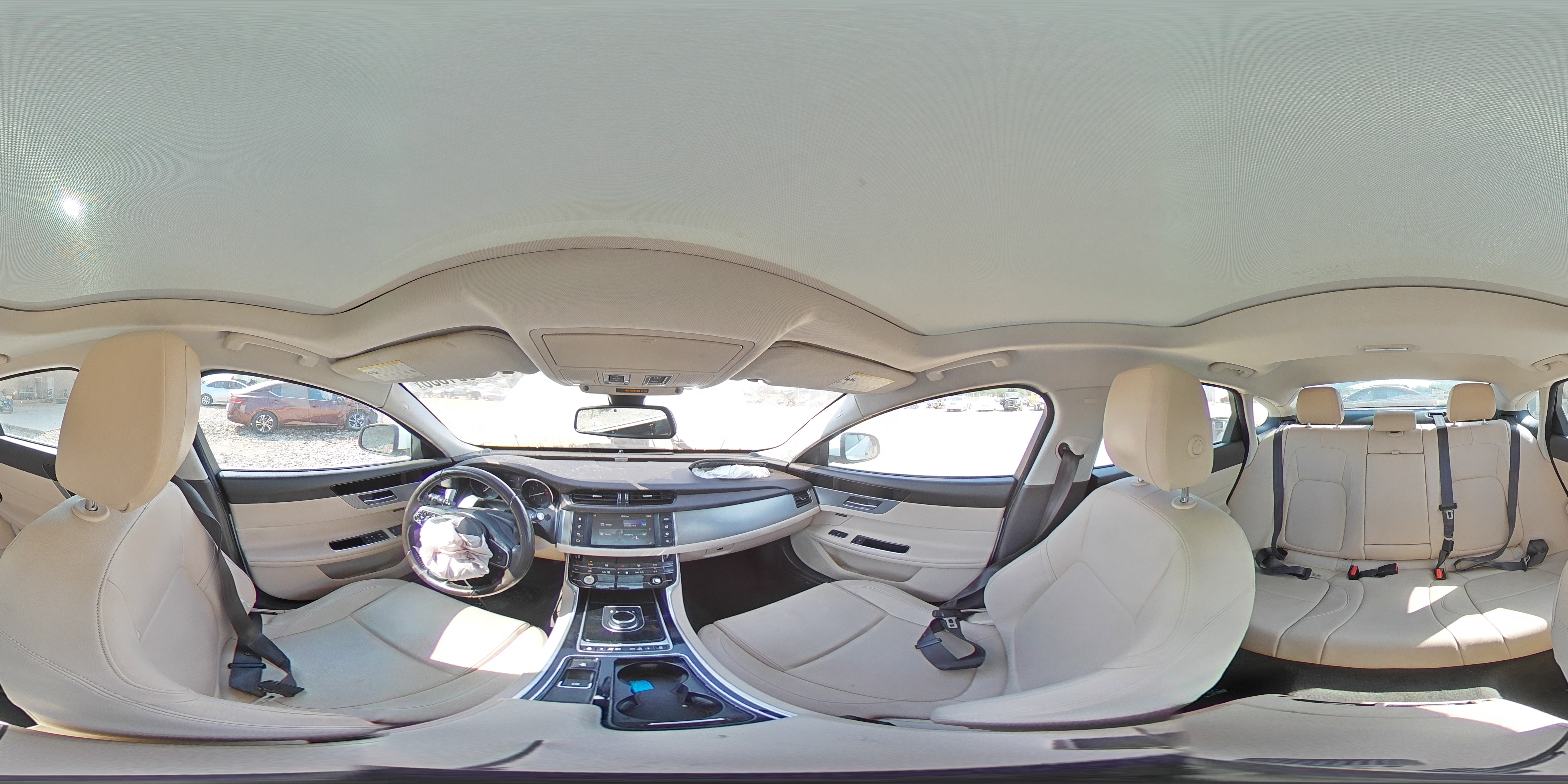 JAGUAR XF 2018 — 15