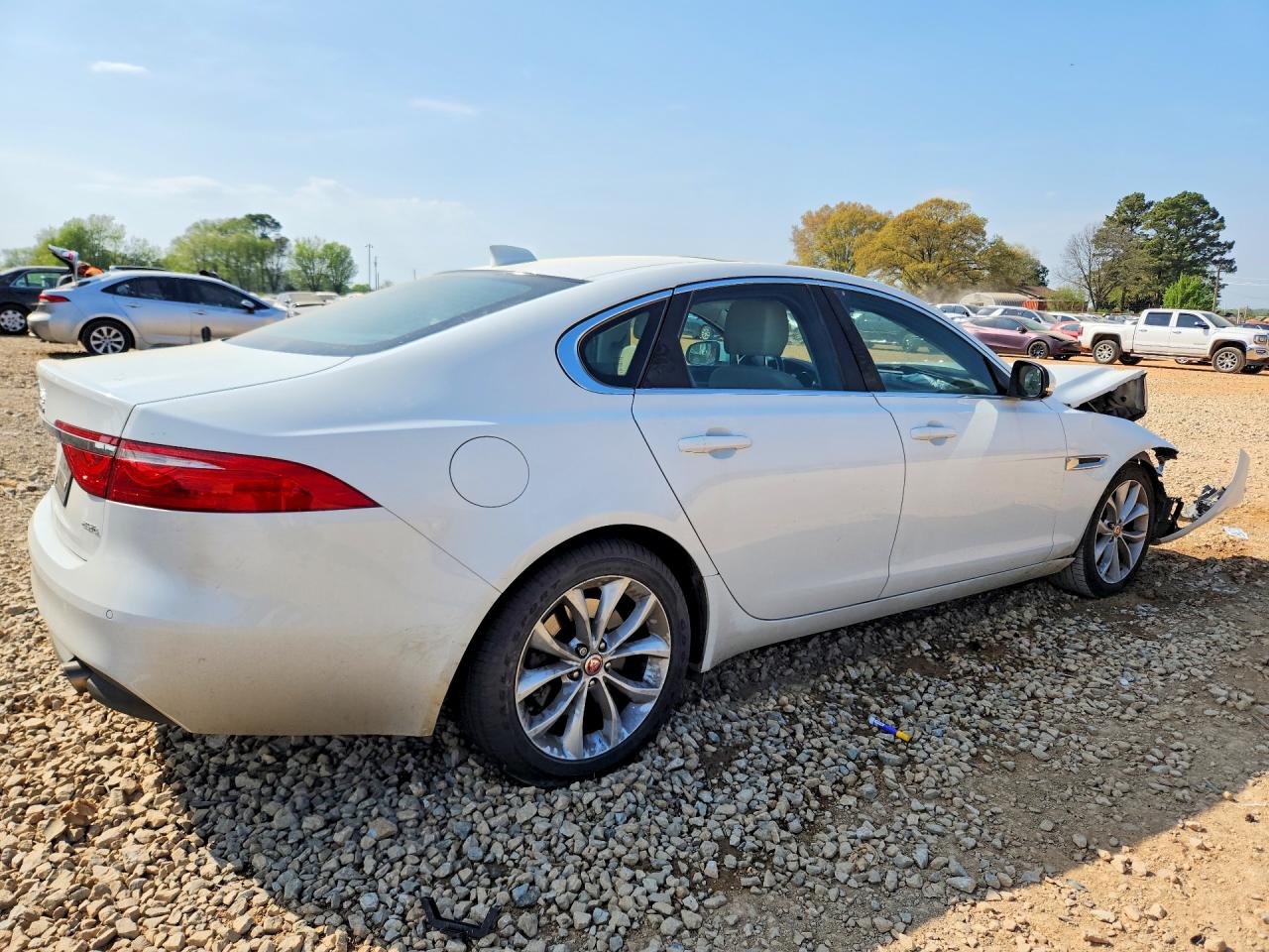 JAGUAR XF 2018 — 4