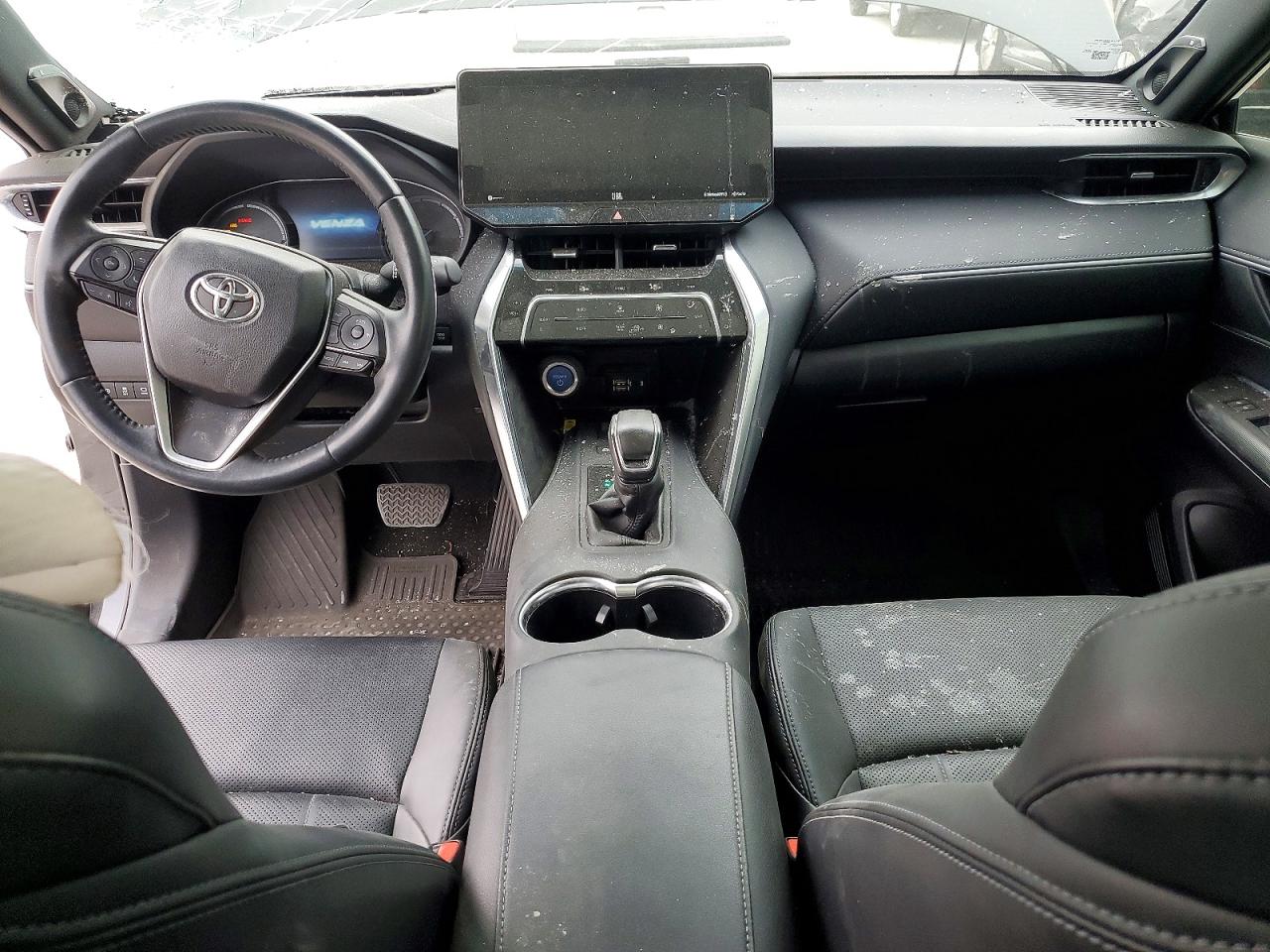 TOYOTA VENZA 2022 — 9