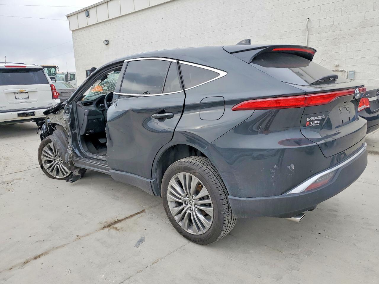 TOYOTA VENZA 2022 — 3