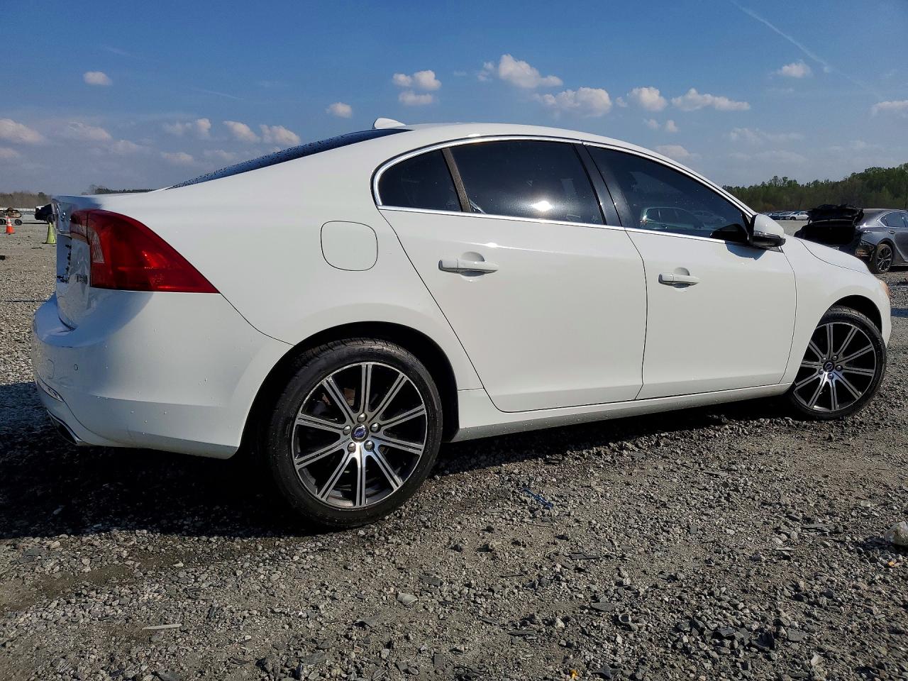 VOLVO S60 2017 — 4