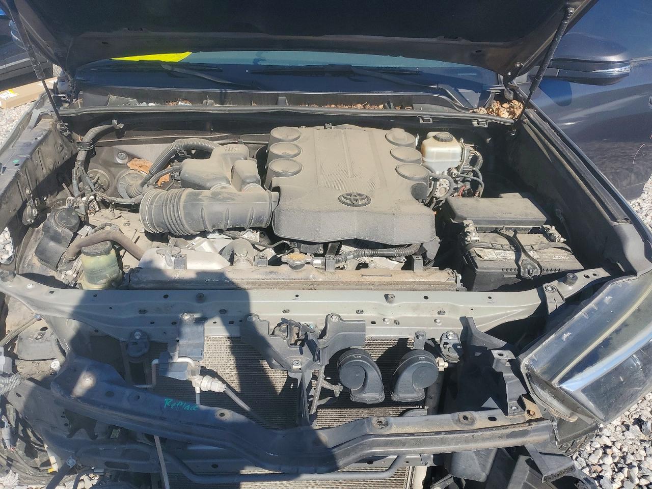 TOYOTA 4RUNNER 2015 — 13