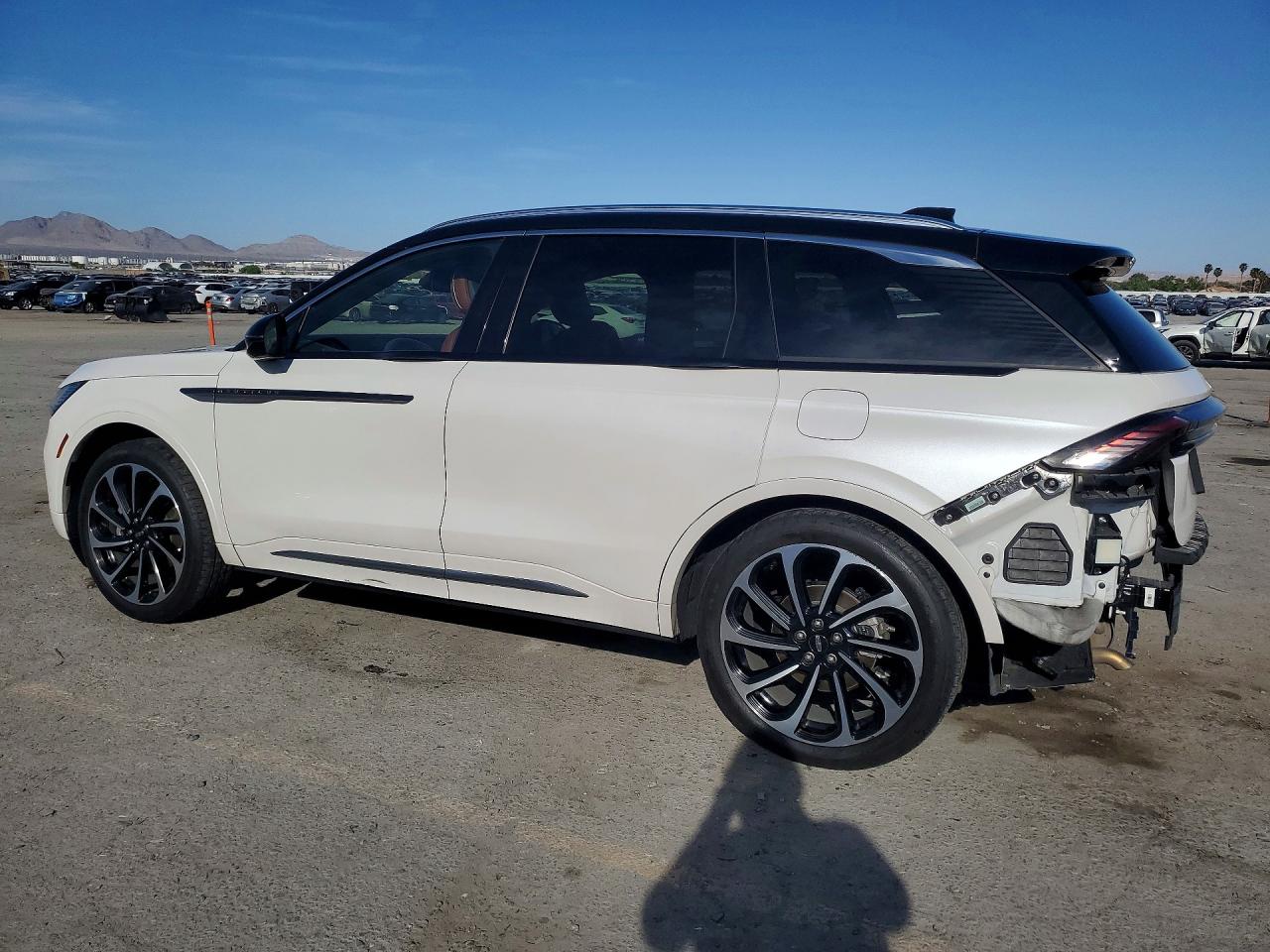 LINCOLN NAUTILUS 2024 — 3