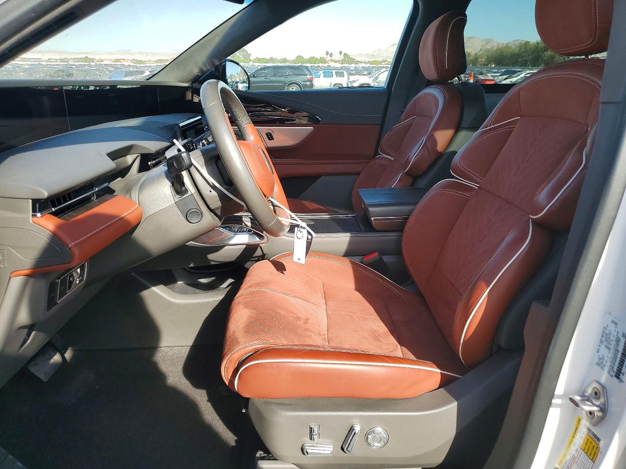 LINCOLN NAUTILUS 2024 — 8