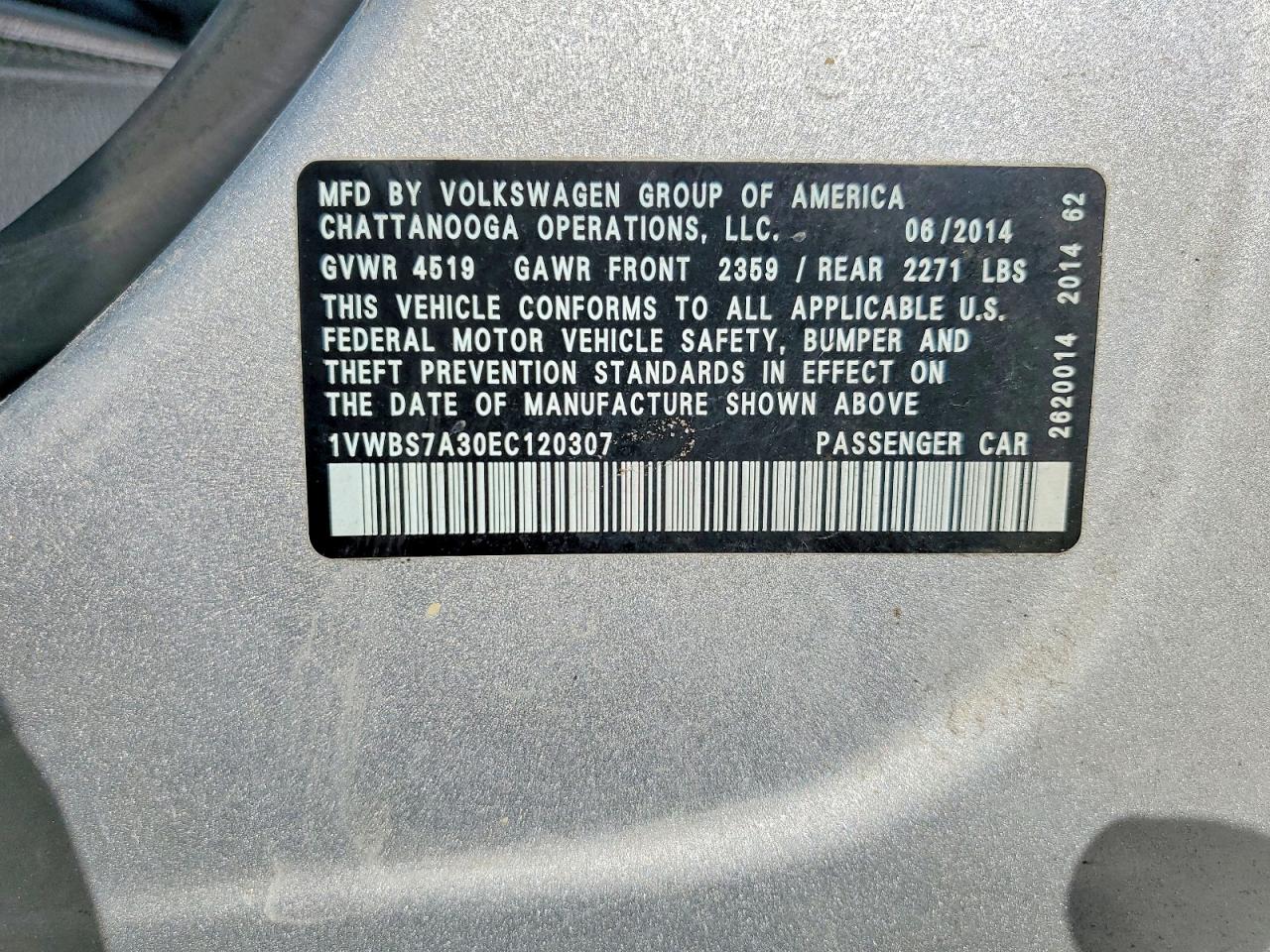 VOLKSWAGEN PASSAT 2014 — 13