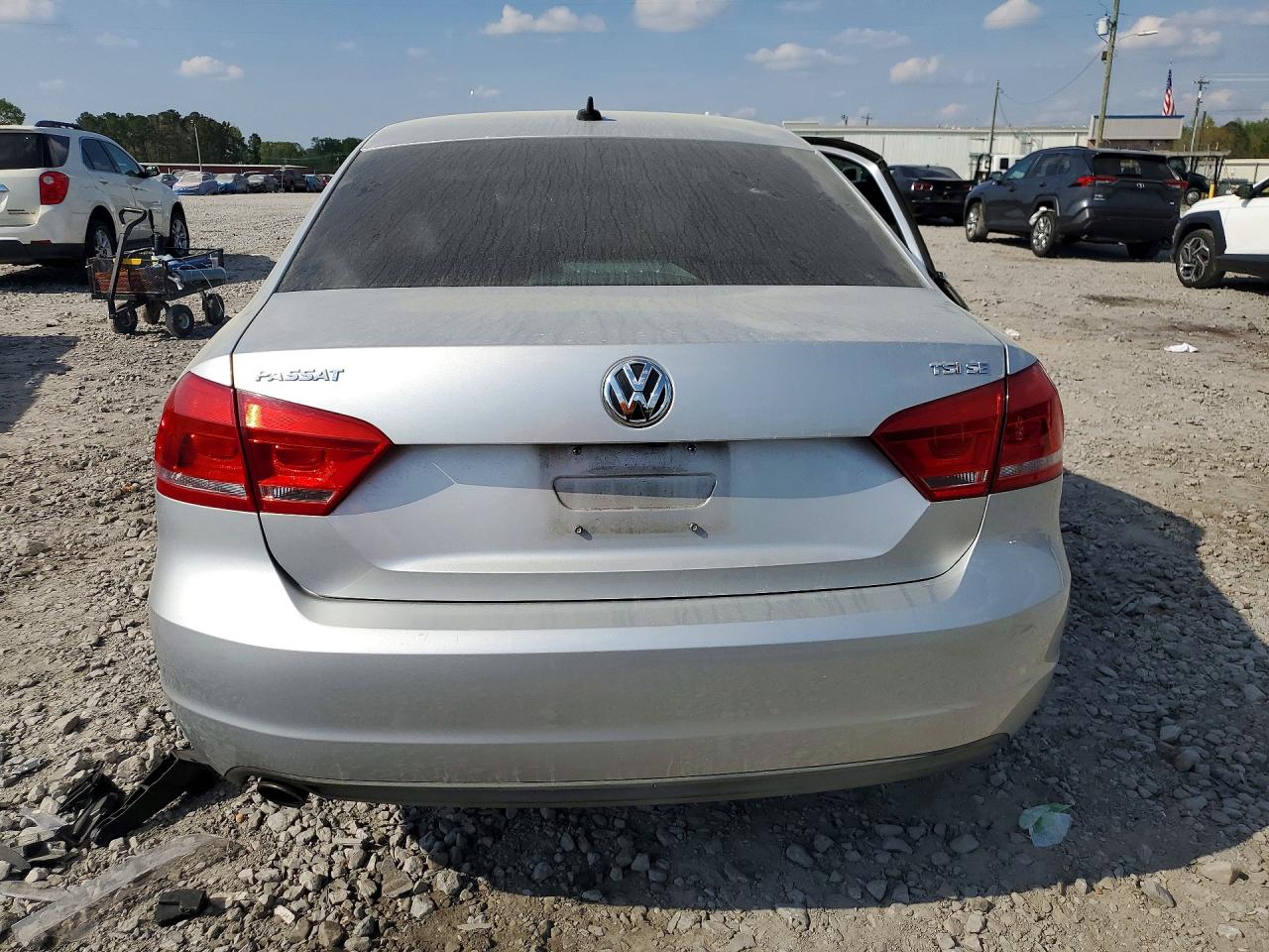 VOLKSWAGEN PASSAT 2014 — 7
