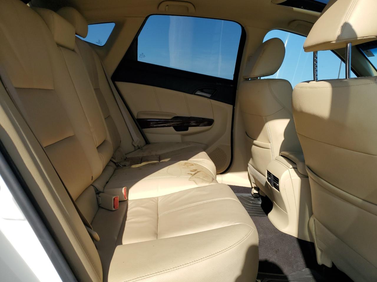 HONDA ACCORD CROSSTOUR 2010 — 11