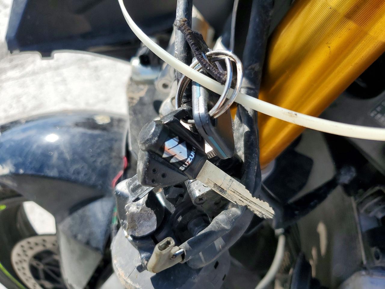 SUZUKI GSX-R1000 2023 — 9