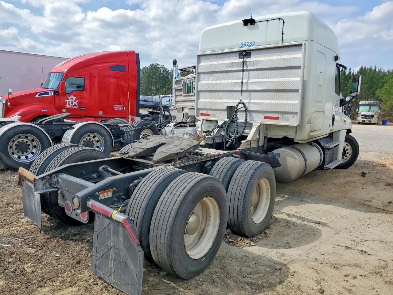 FREIGHTLINER CASCADIA 2012 — 5