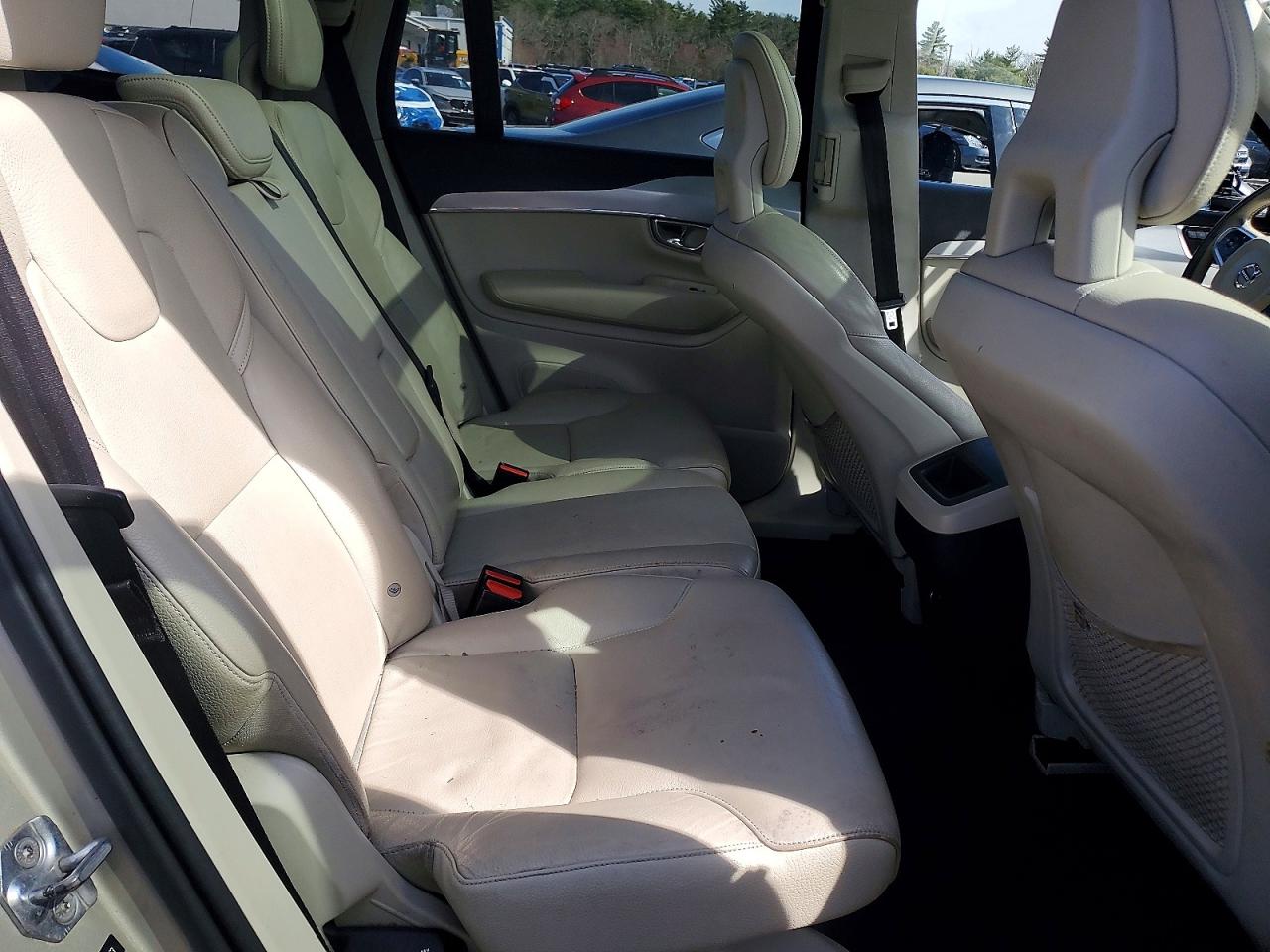 VOLVO XC90 2016 — 11