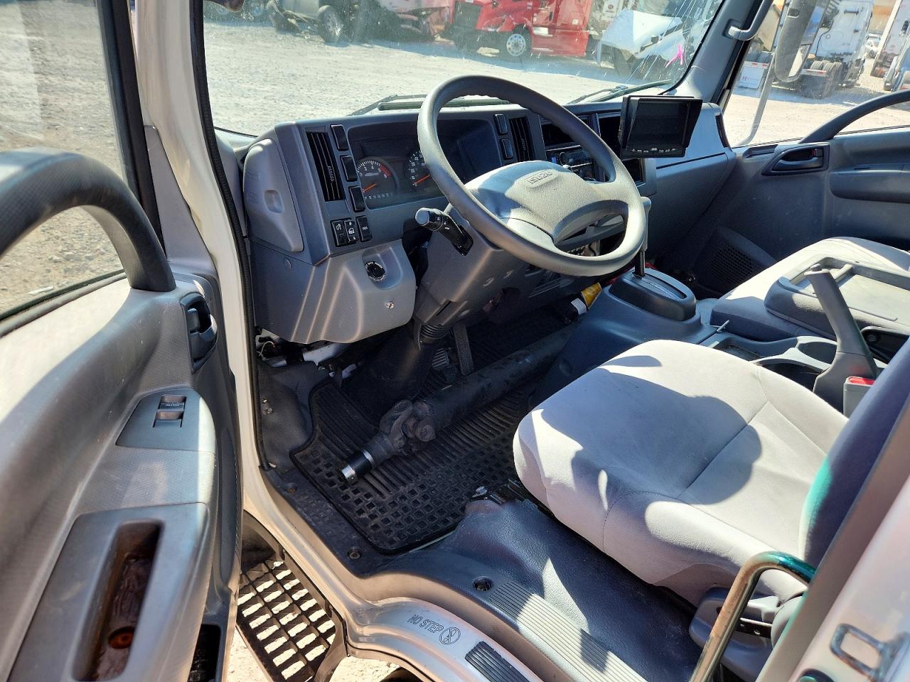 ISUZU NPR HD 2017 — 9