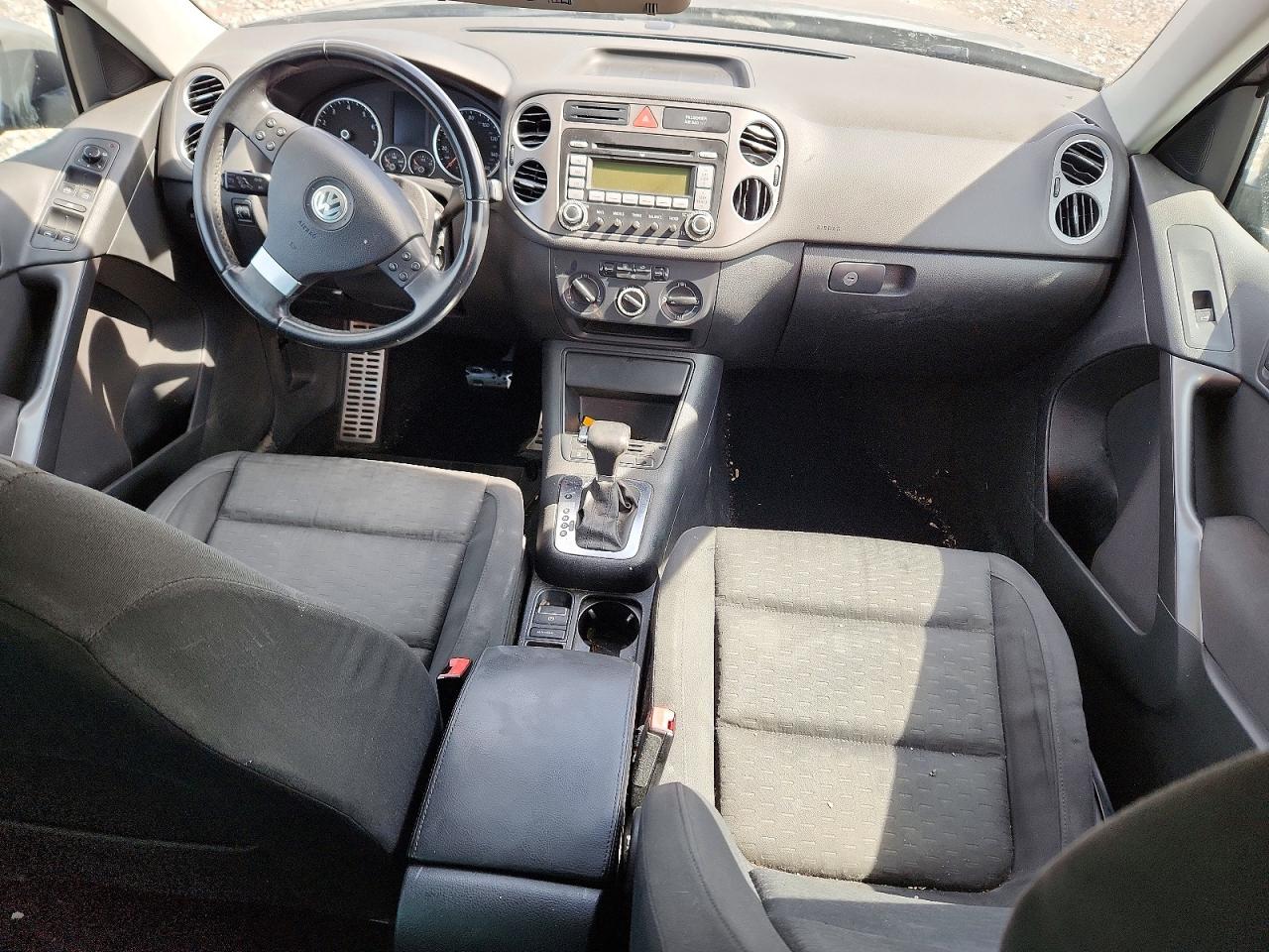 VOLKSWAGEN TIGUAN 2009 — 9