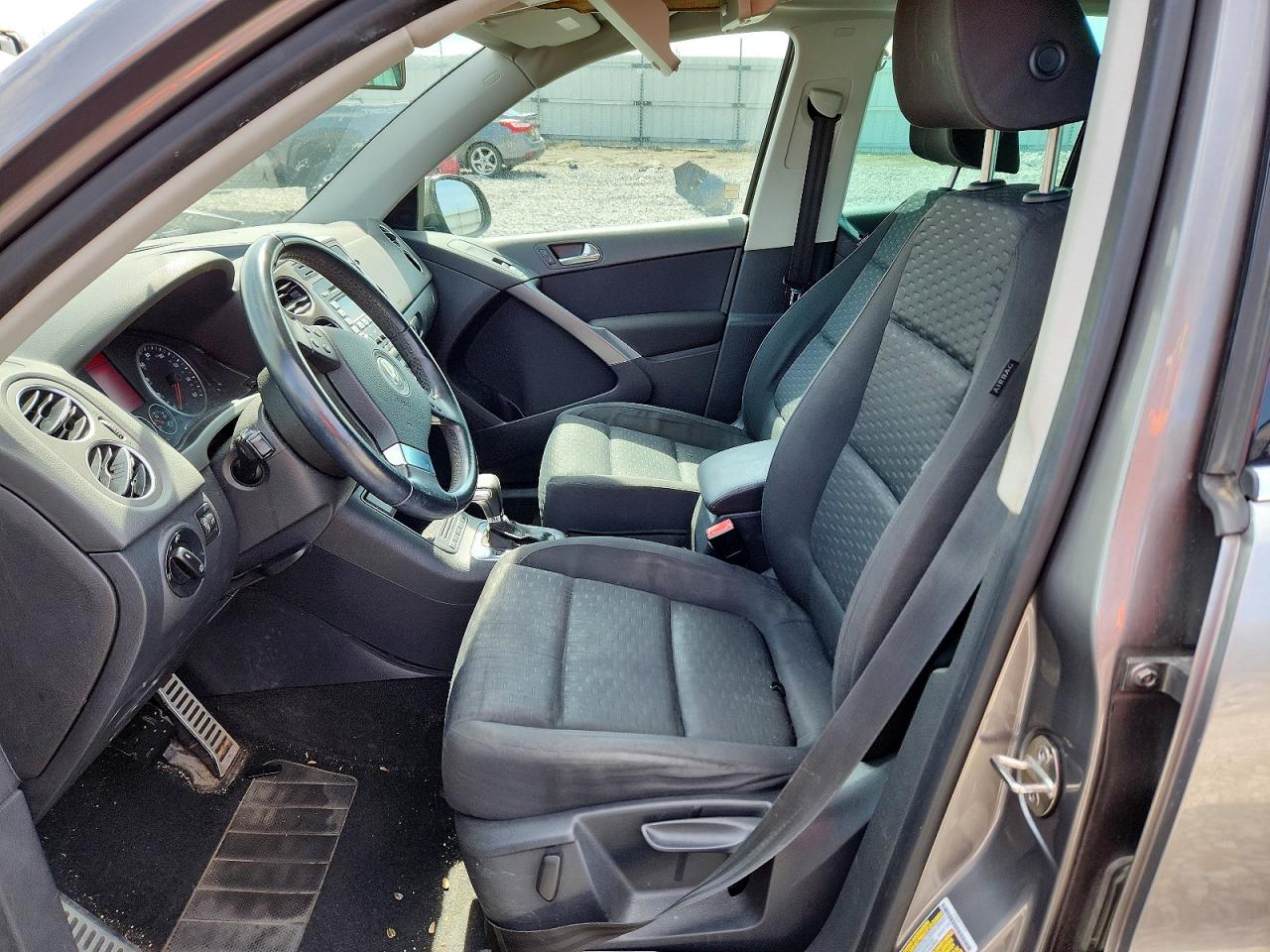 VOLKSWAGEN TIGUAN 2009 — 8