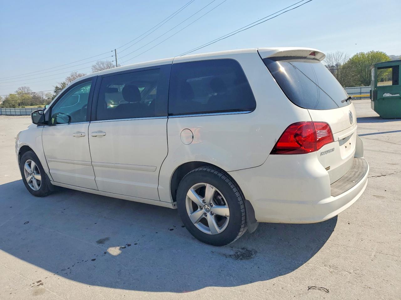 VOLKSWAGEN ROUTAN 2010 — 3