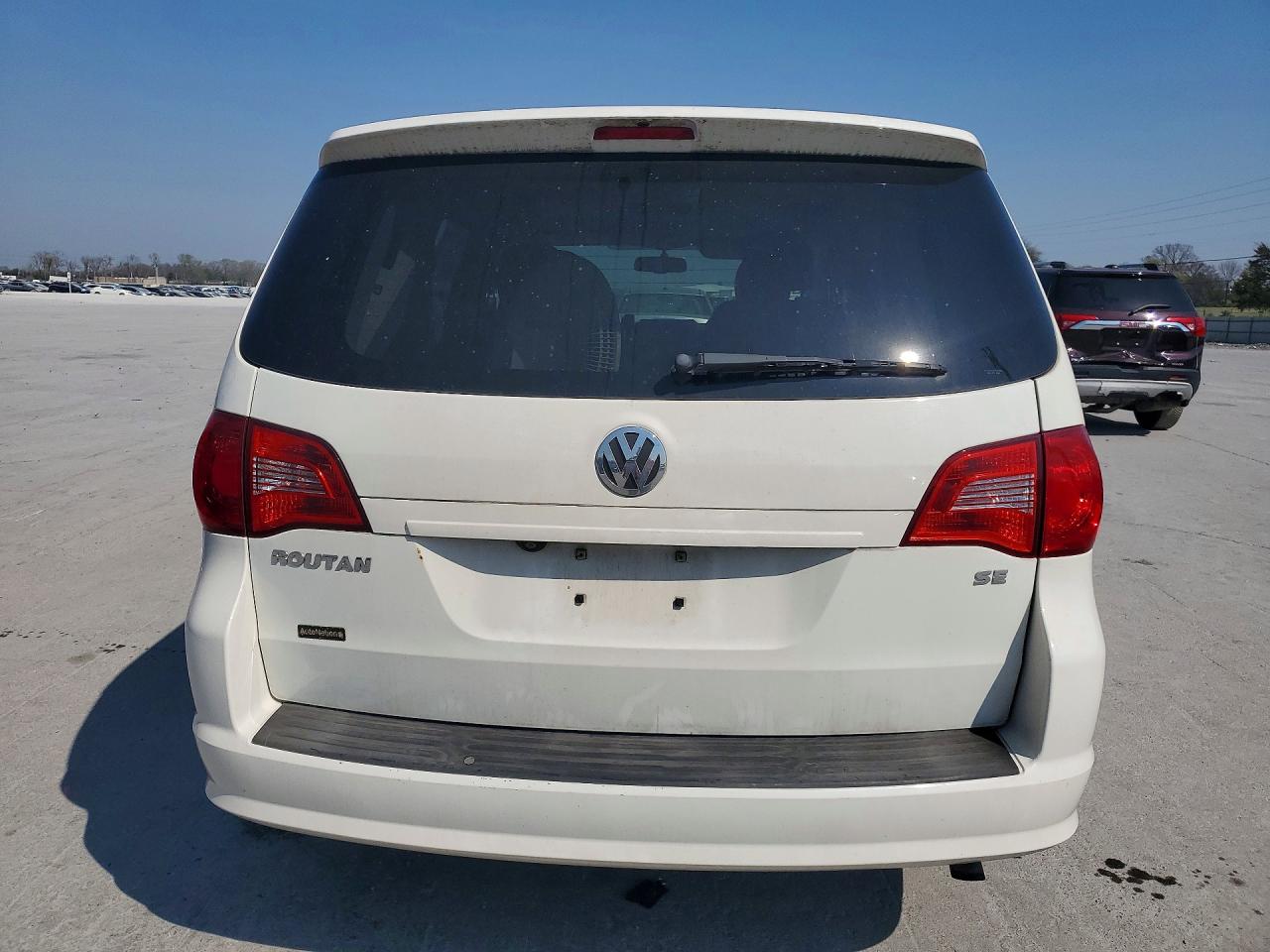 VOLKSWAGEN ROUTAN 2010 — 7