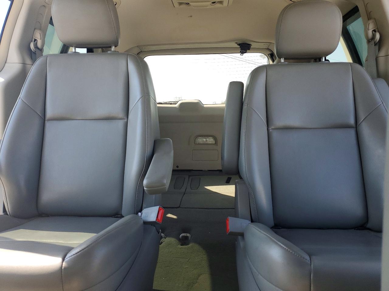 VOLKSWAGEN ROUTAN 2010 — 11