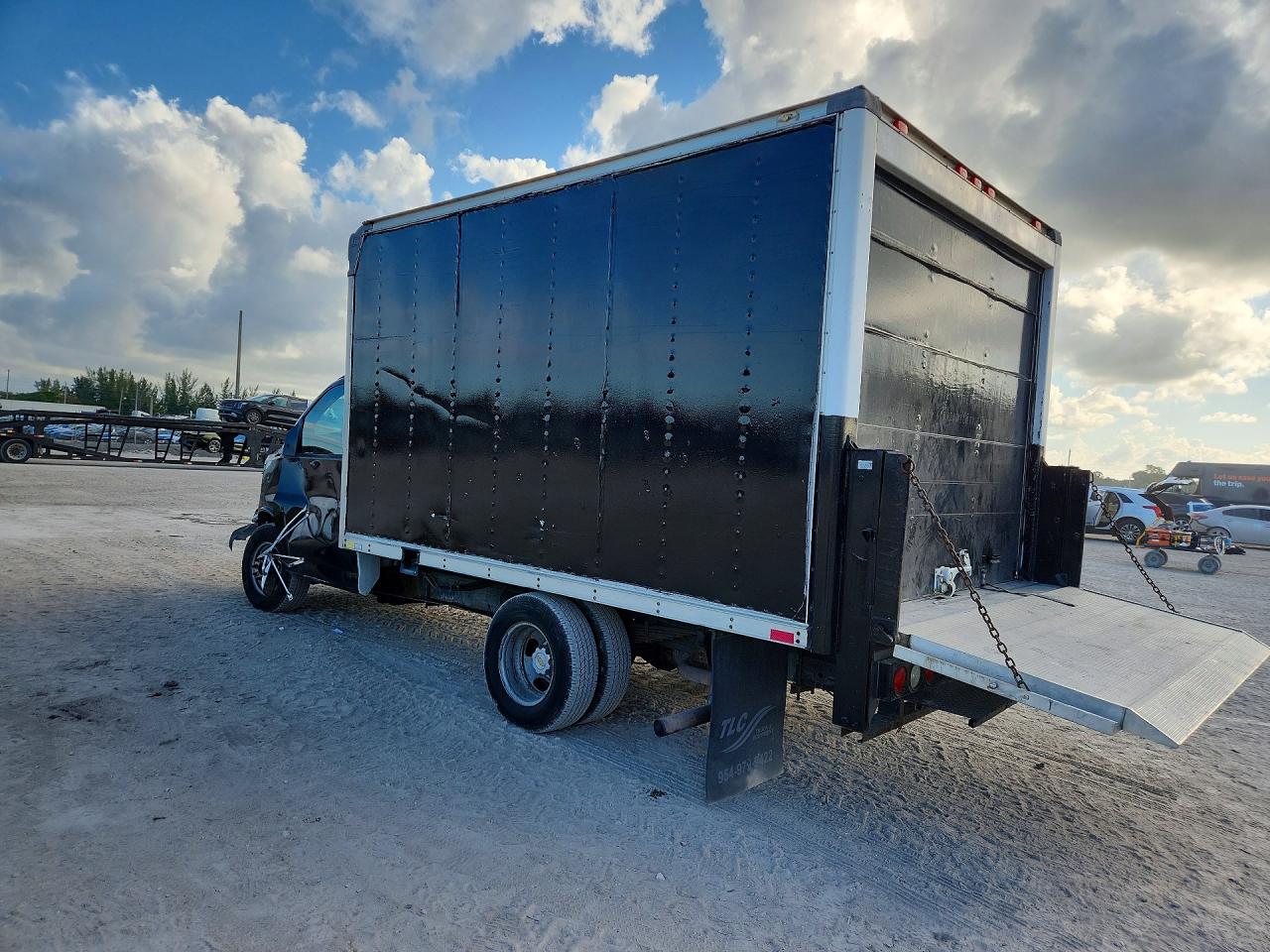 CHEVROLET EXPRESS G3500 2004 — 3