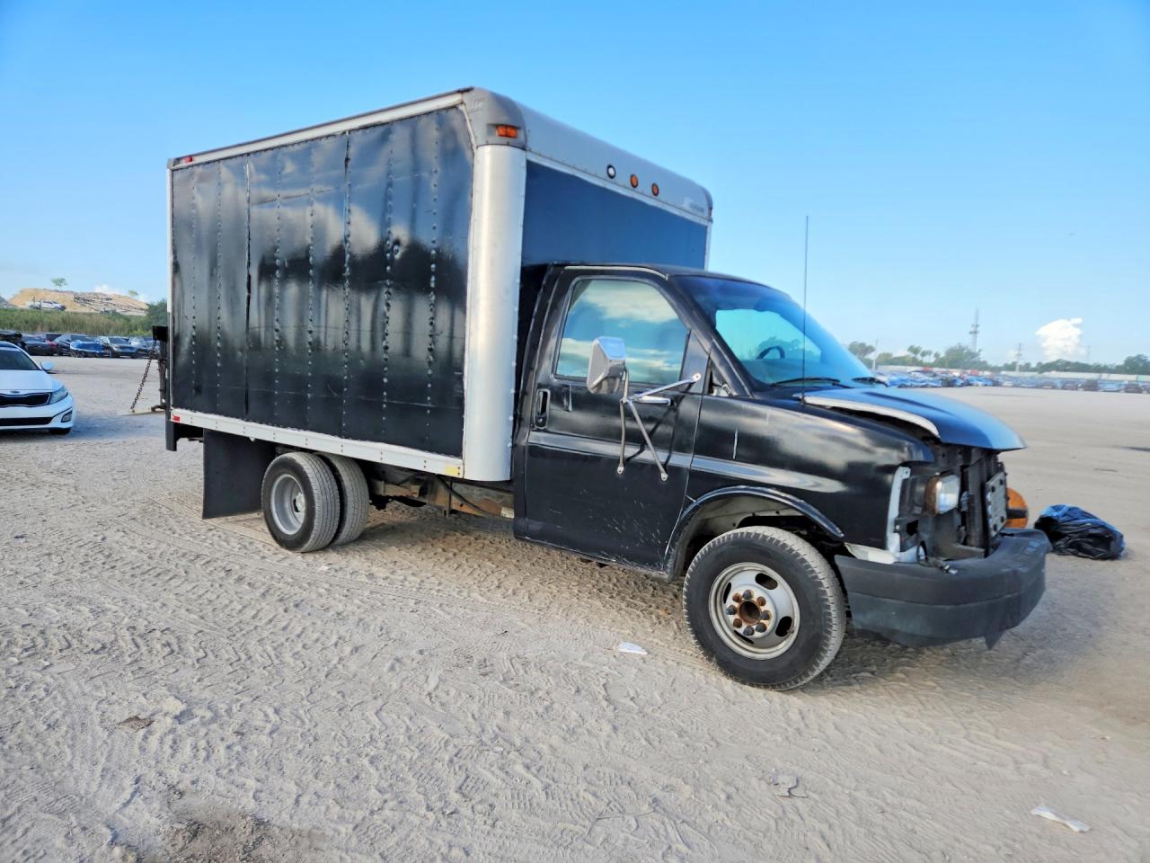 CHEVROLET EXPRESS G3500 2004 — 5