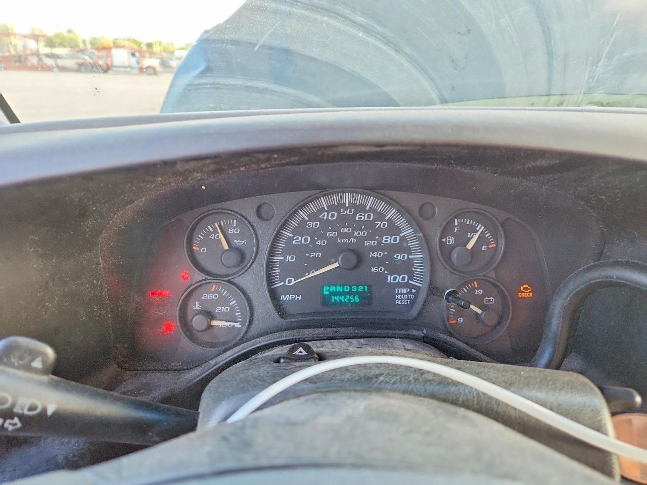 CHEVROLET EXPRESS G3500 2004 — 10