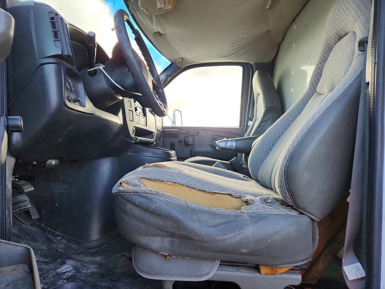 CHEVROLET EXPRESS G3500 2004 — 8