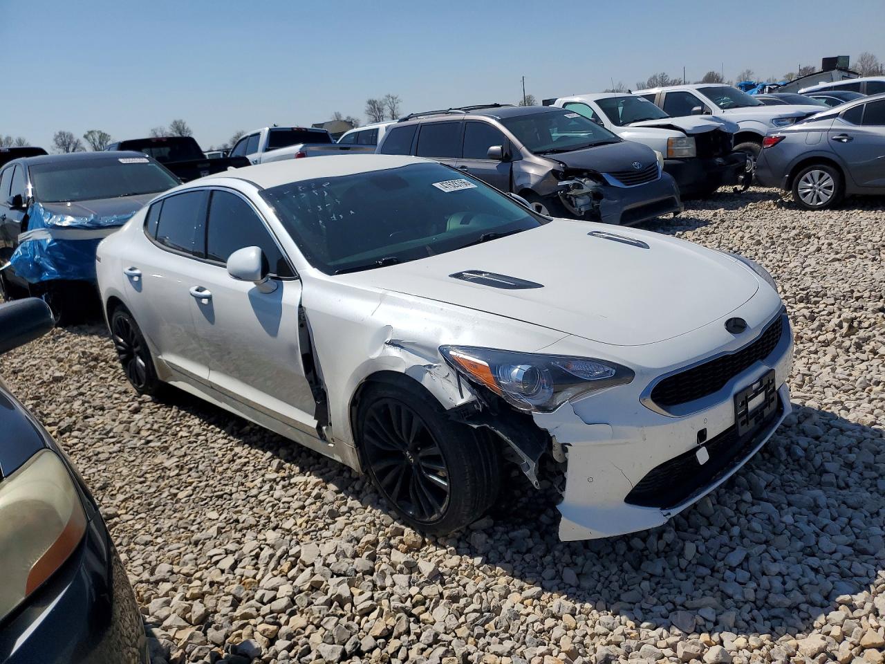 2018 KIA STINGER BASE
