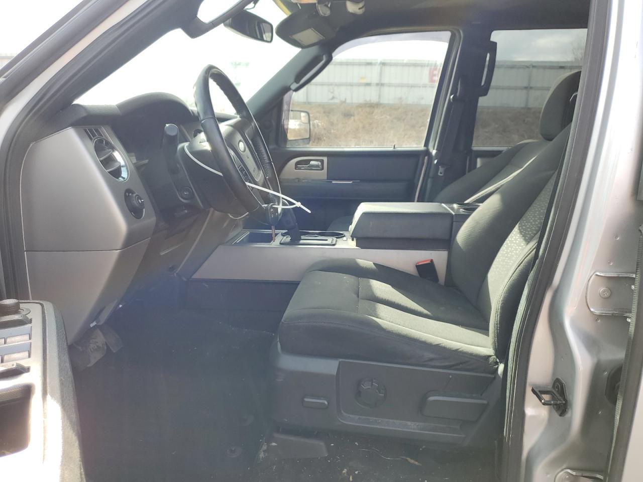 FORD EXPEDITION 2017 — 8