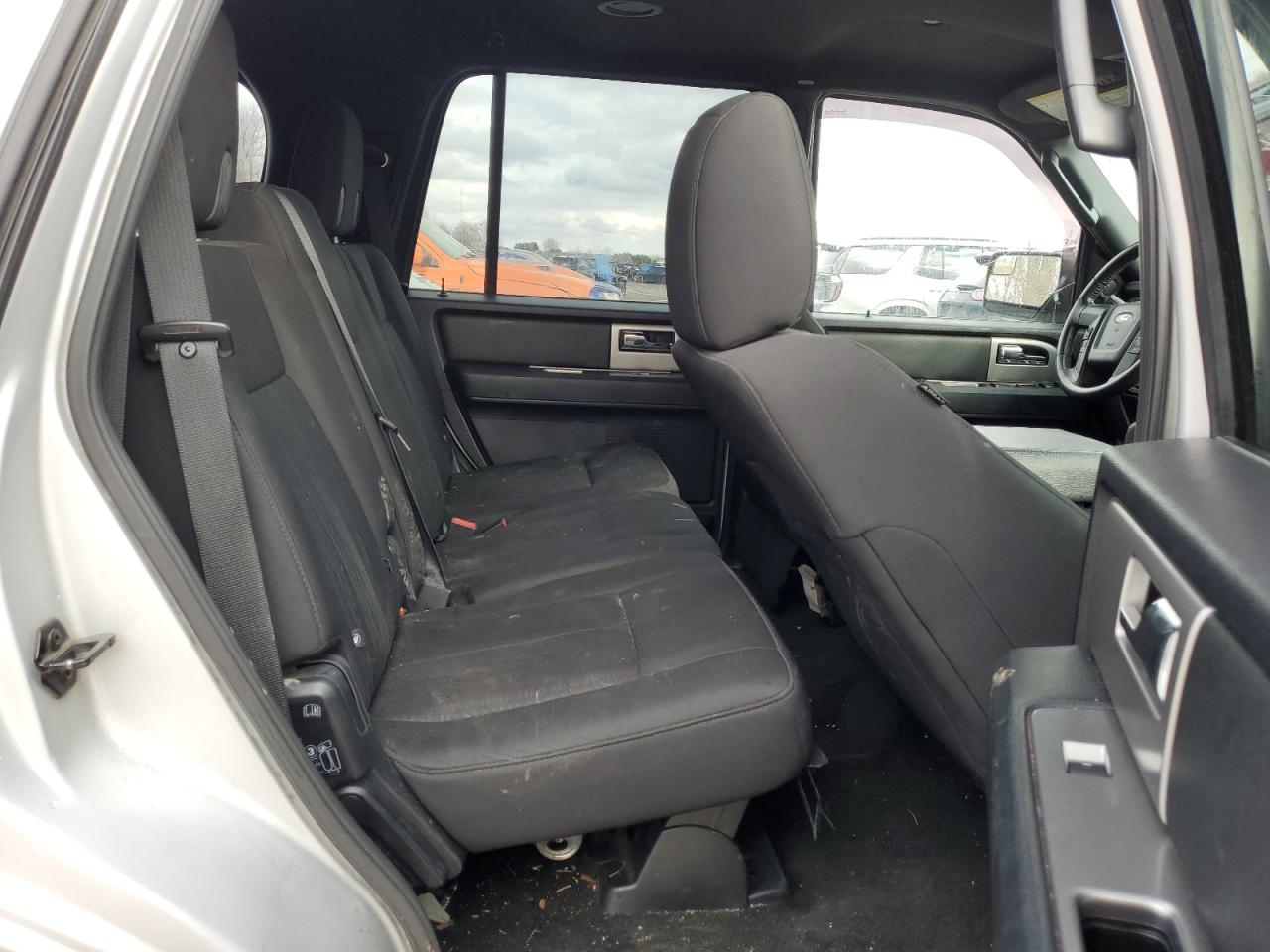 FORD EXPEDITION 2017 — 12