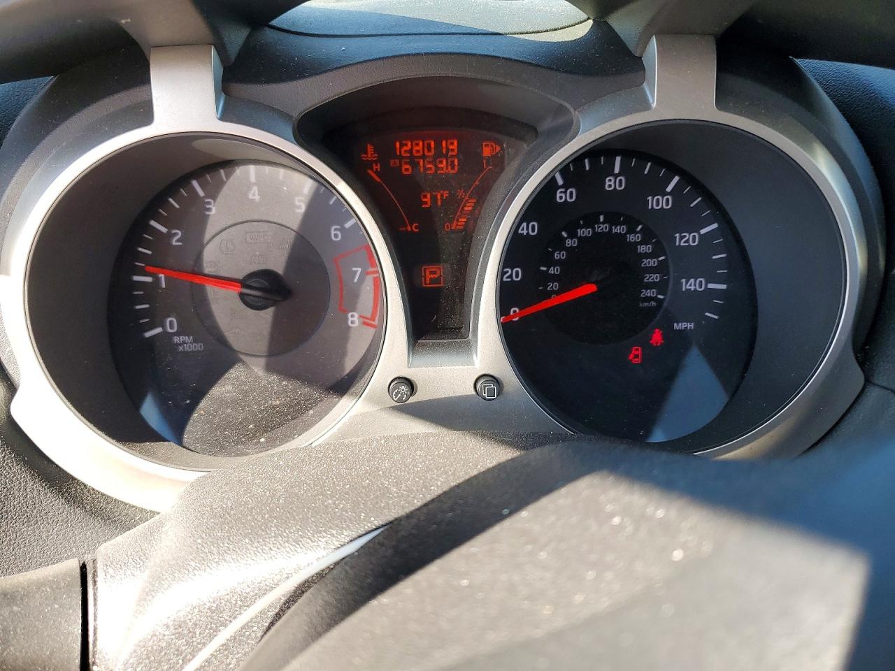 NISSAN JUKE 2011 — 10