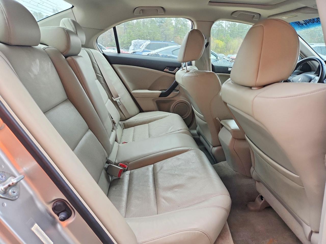 ACURA TSX 2010 — 11
