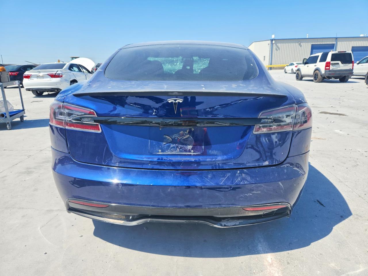 TESLA MODEL S 2021 — 7