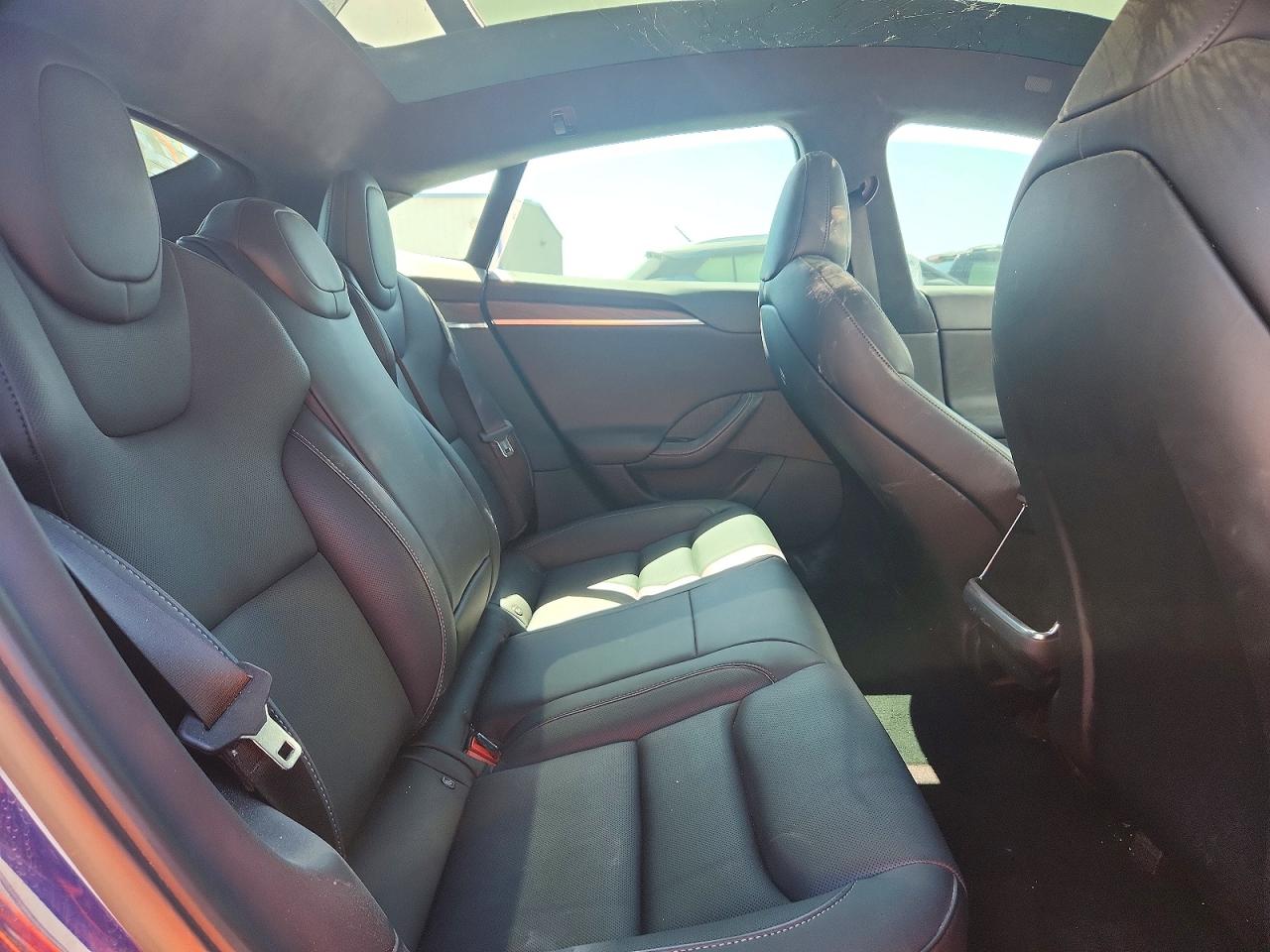 TESLA MODEL S 2021 — 11