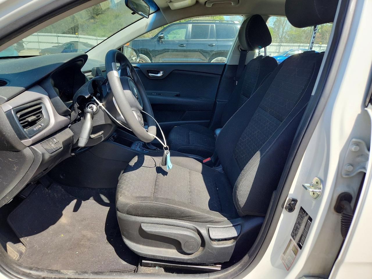KIA RIO 2018 — 8