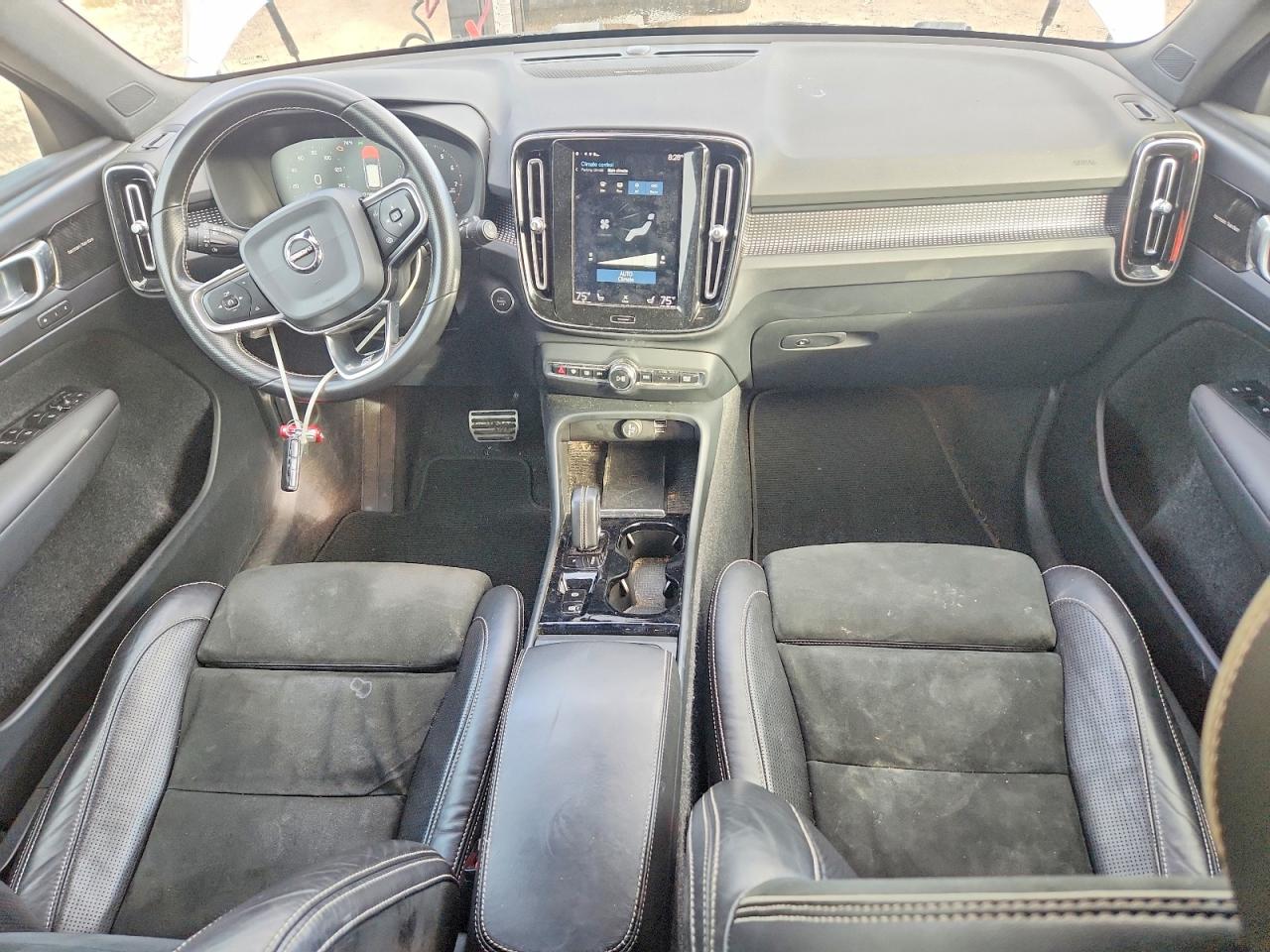 VOLVO XC40 2020 — 9