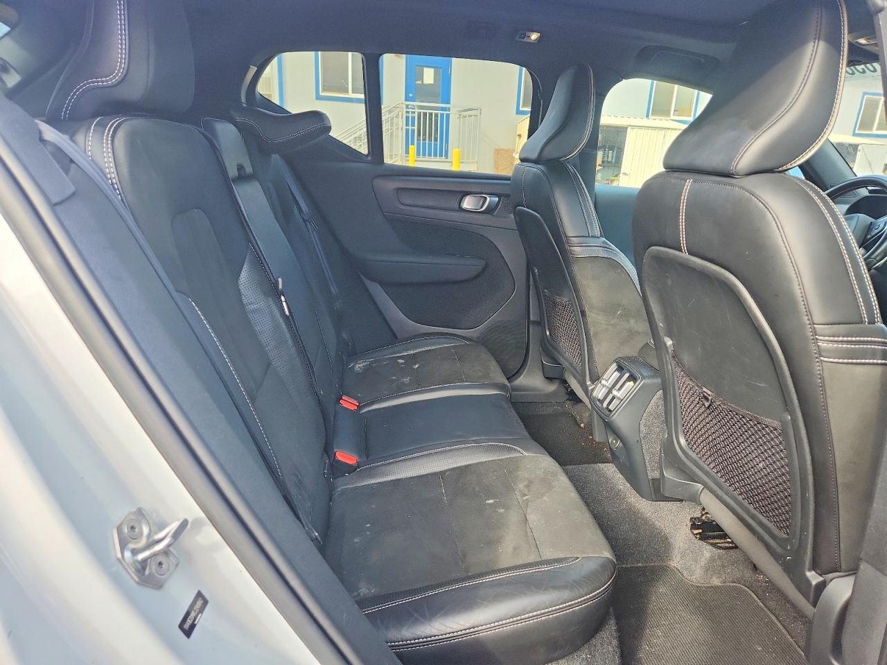 VOLVO XC40 2020 — 11