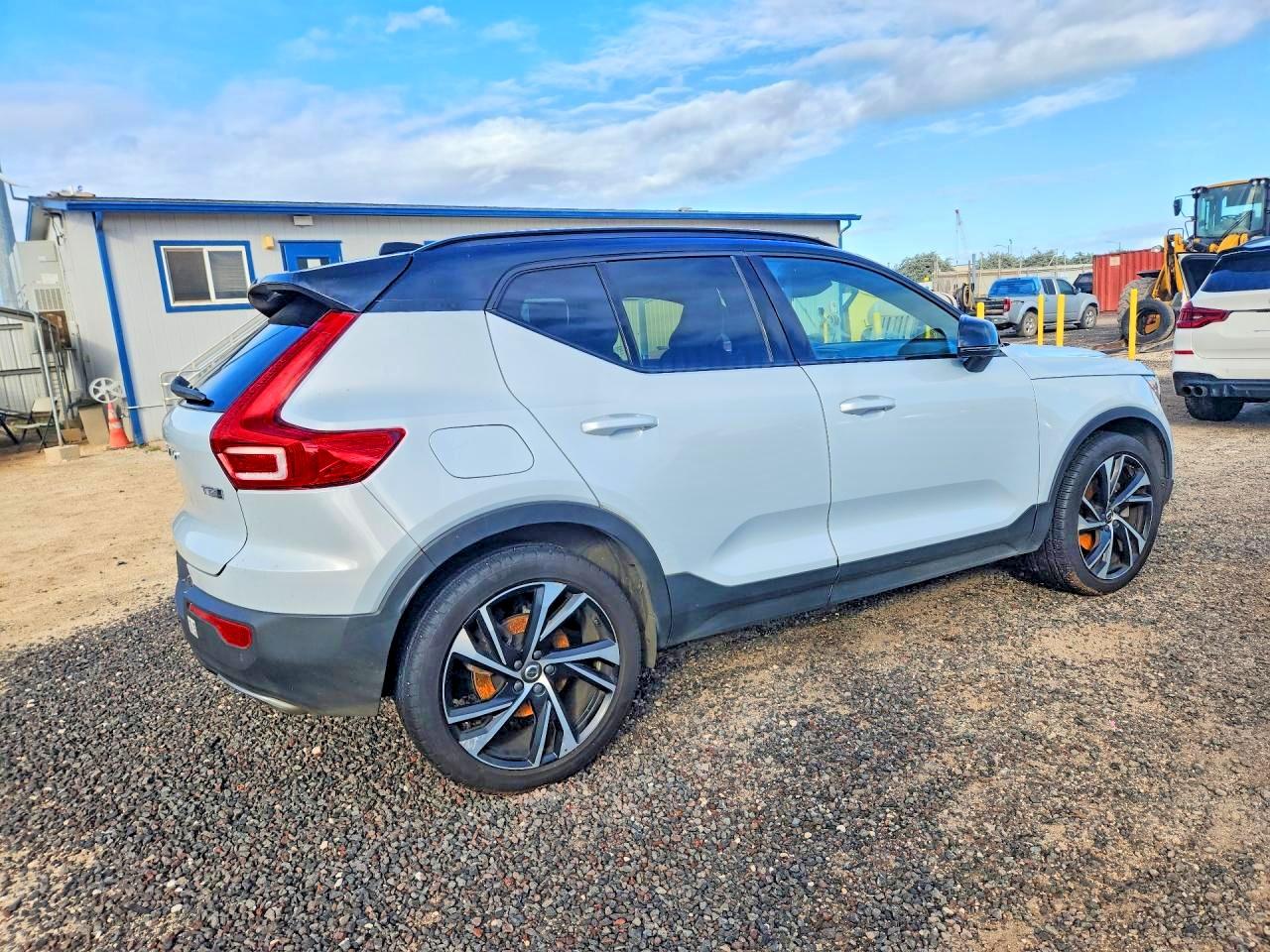 VOLVO XC40 2020 — 4