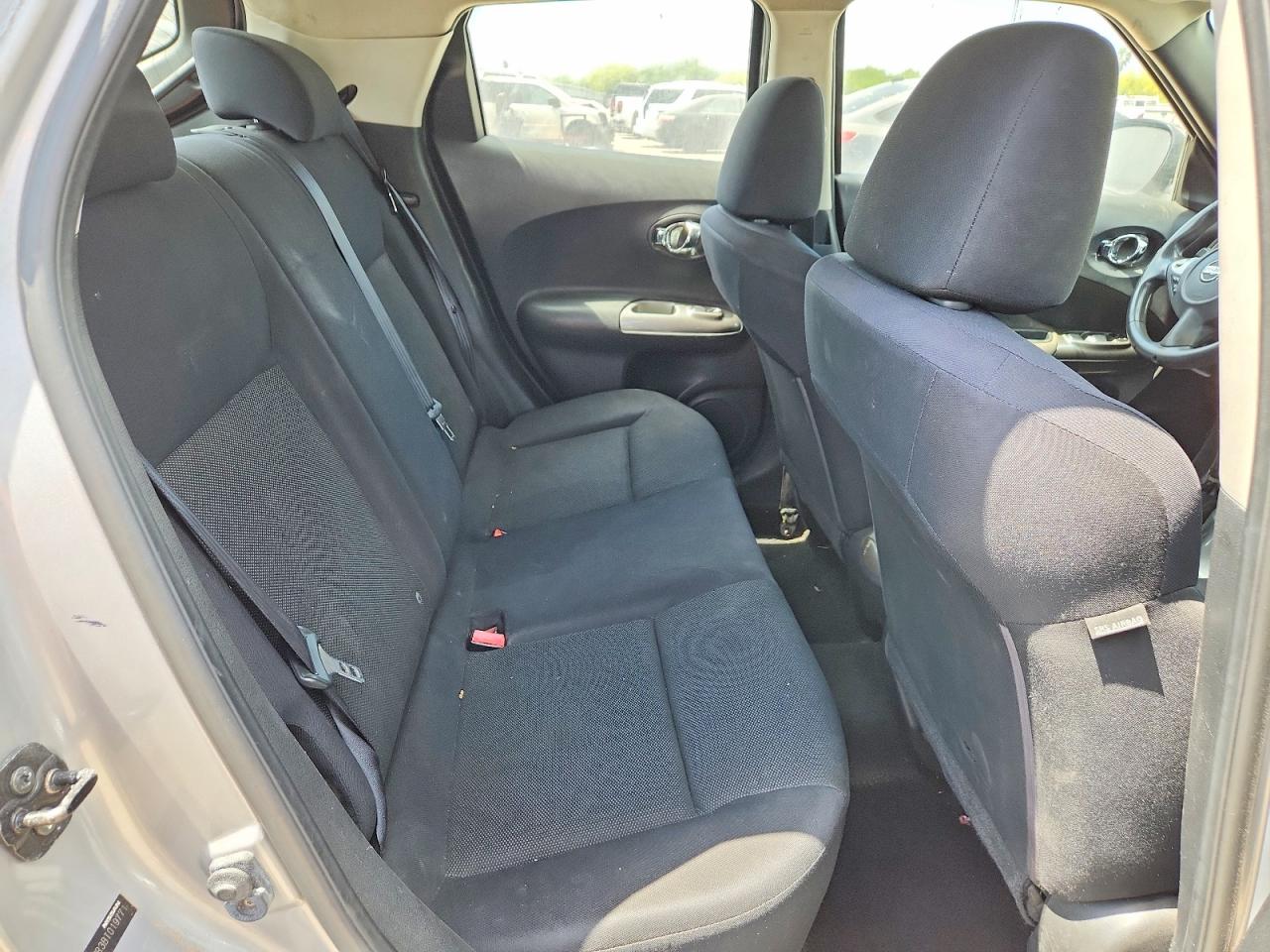 NISSAN JUKE 2011 — 12