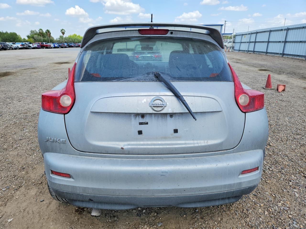NISSAN JUKE 2011 — 7