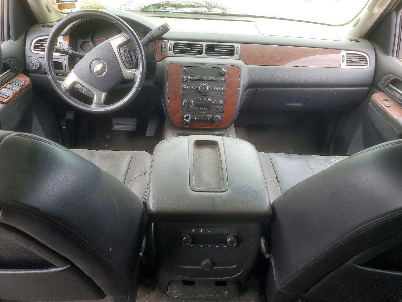 CHEVROLET SUBURBAN 2014 — 9