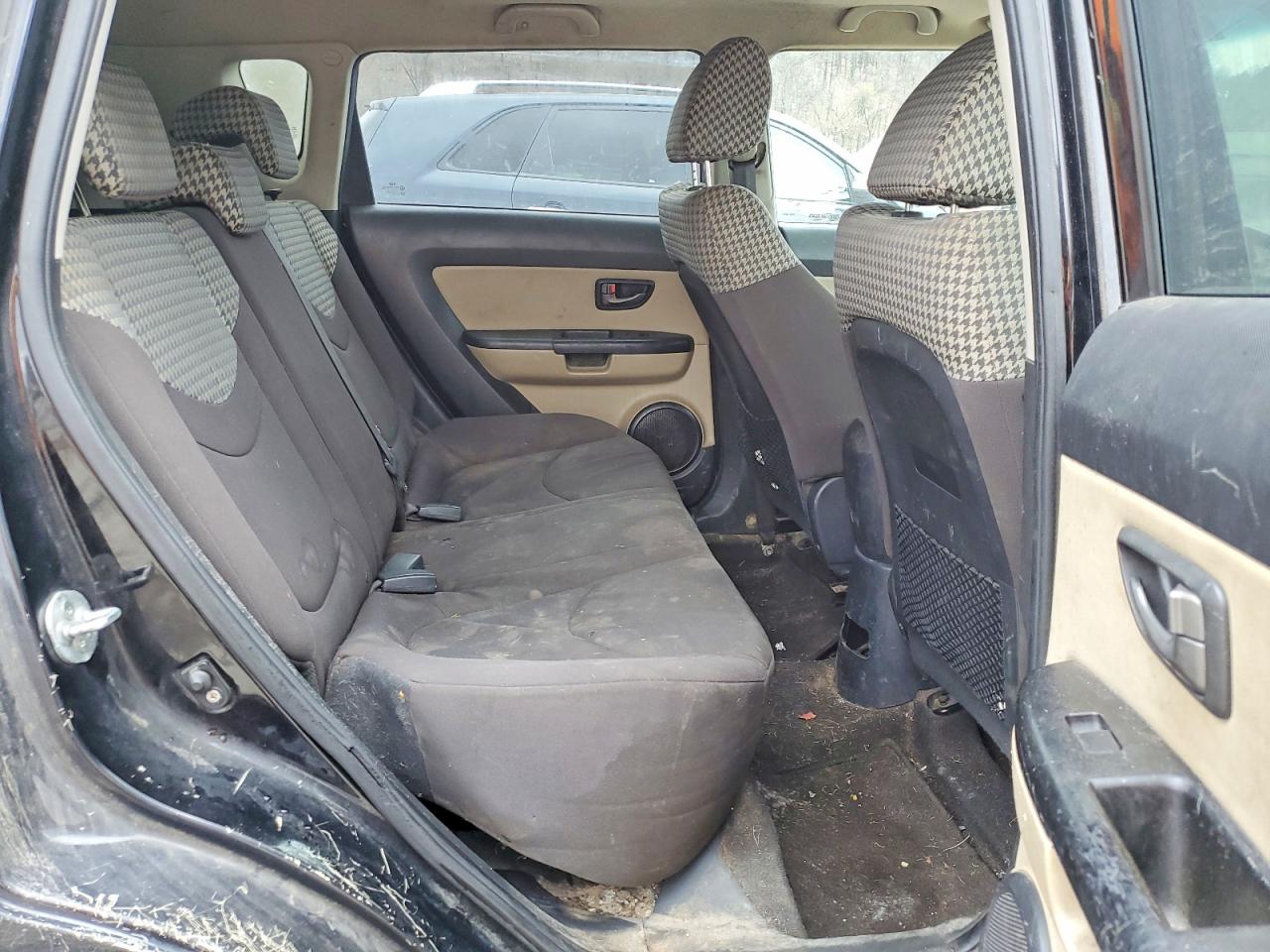 KIA SOUL 2010 — 12