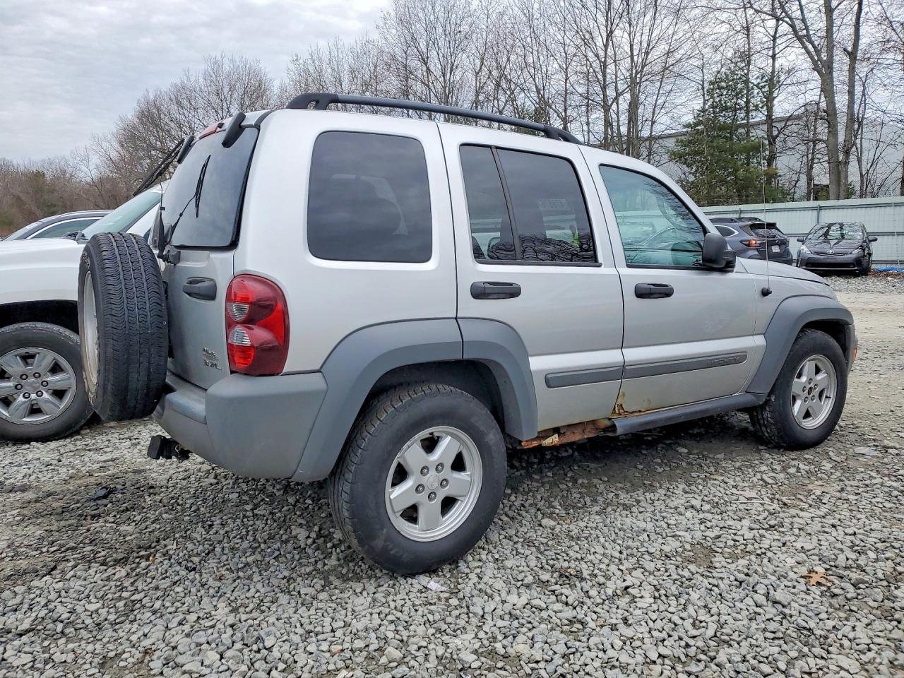 JEEP LIBERTY 2005 — 4