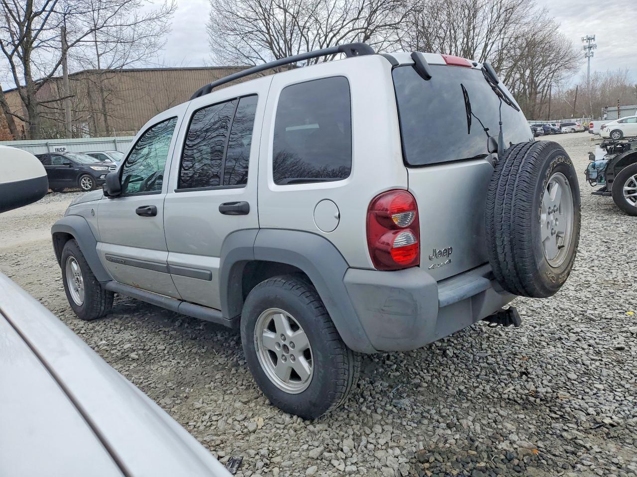 JEEP LIBERTY 2005 — 3