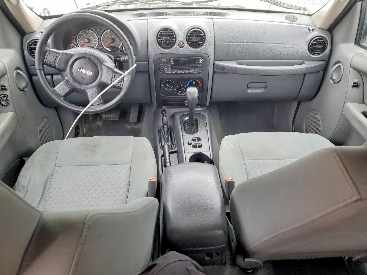JEEP LIBERTY 2005 — 9