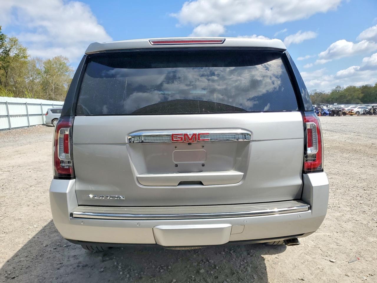 GMC YUKON 2020 — 7