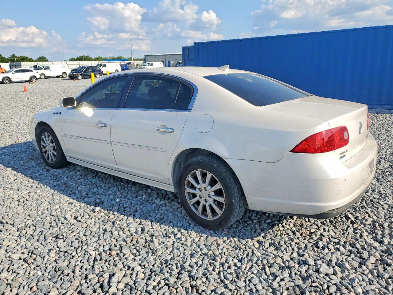 BUICK LUCERNE 2011 — 3
