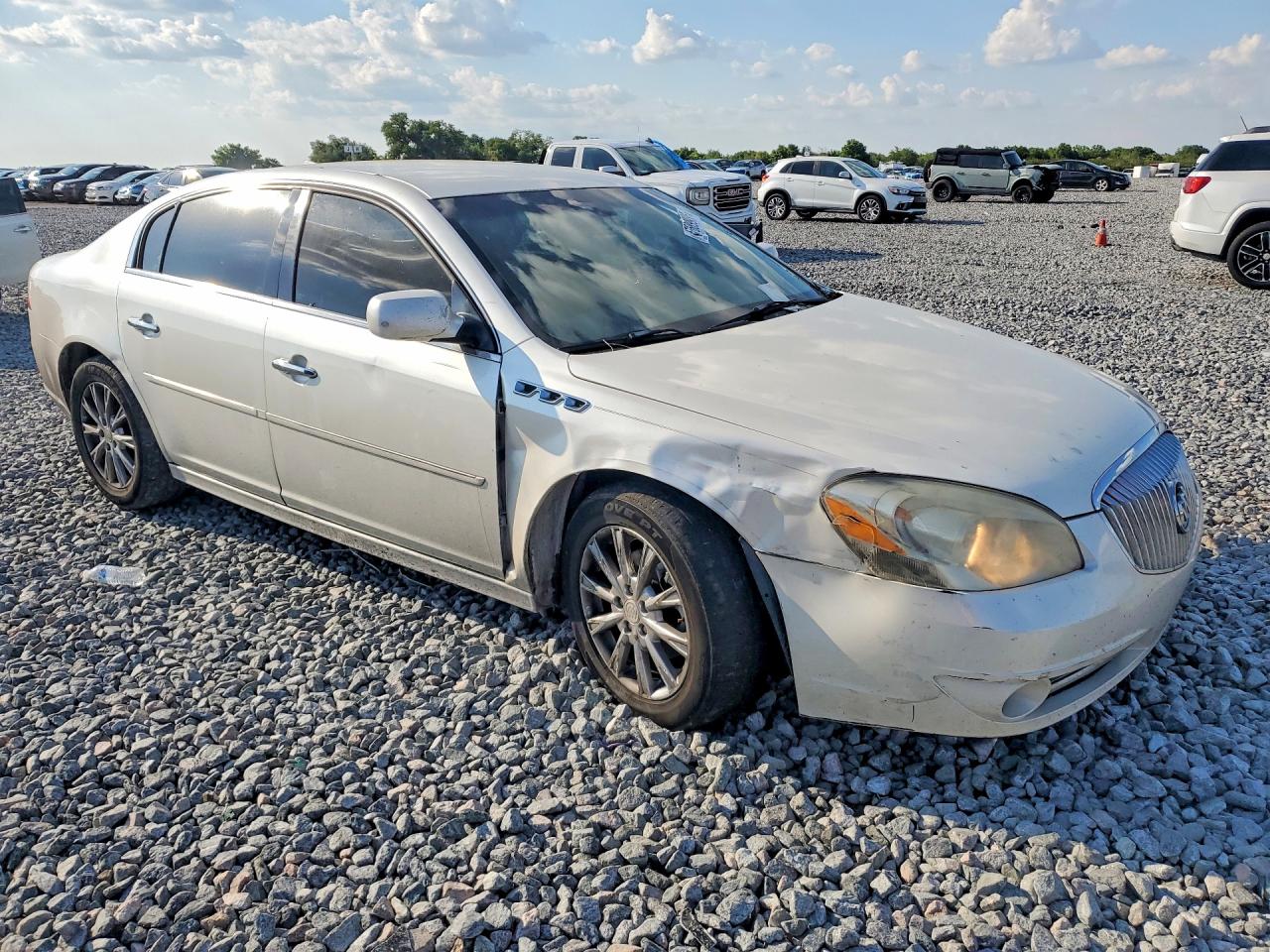 BUICK LUCERNE 2011 — 5