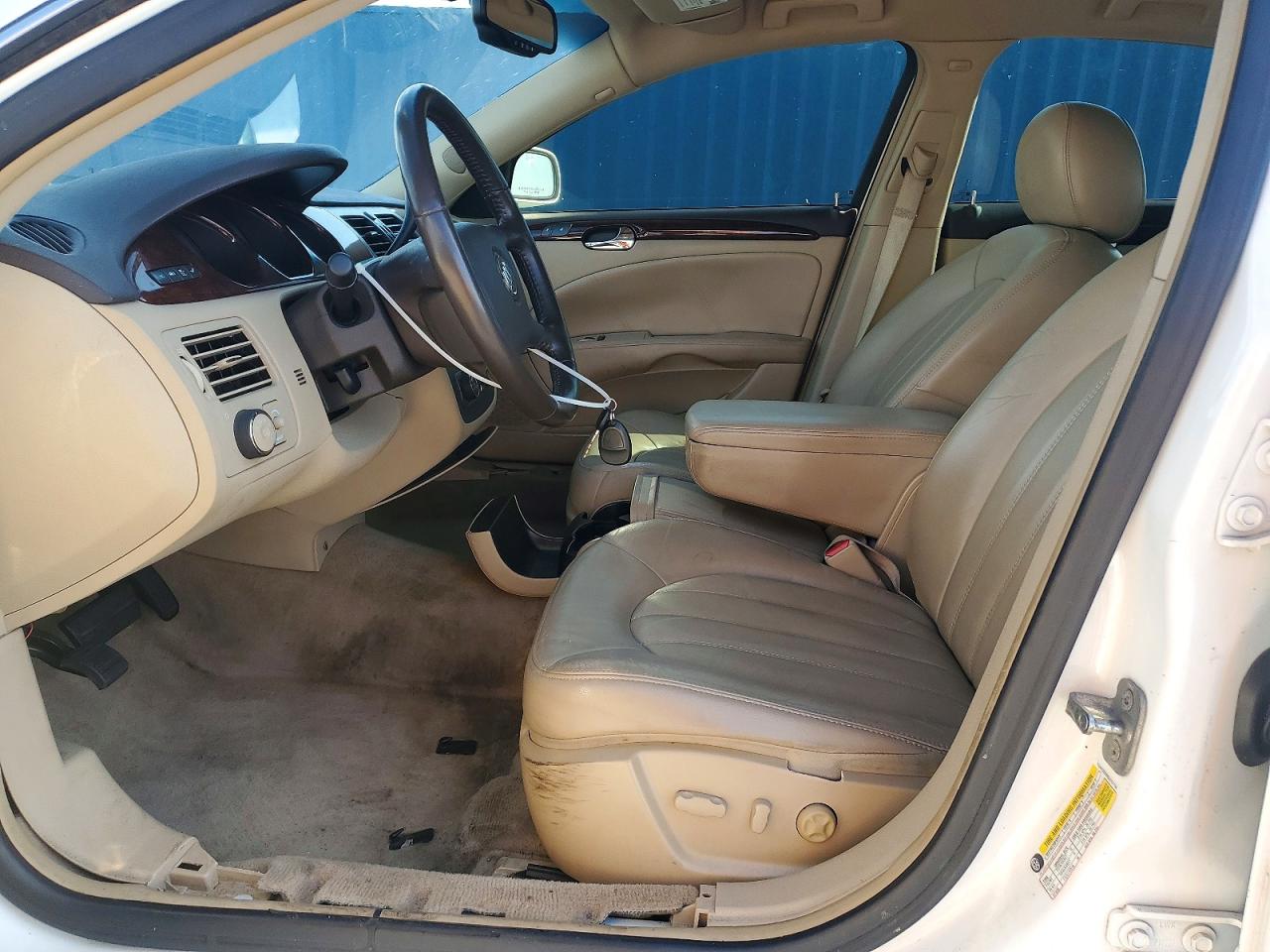 BUICK LUCERNE 2011 — 8